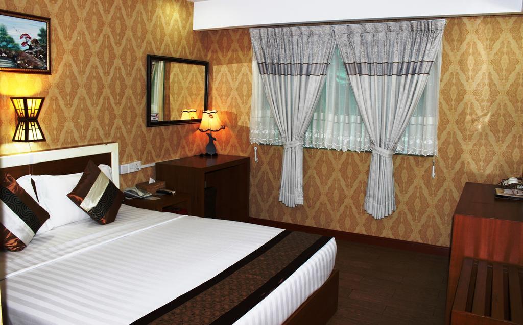 Hotel Kan Kaw Yangon Exterior photo