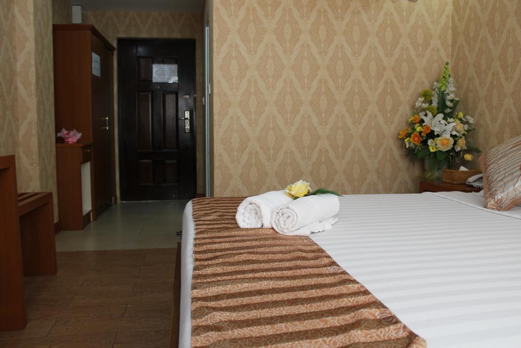 Hotel Kan Kaw Yangon Exterior photo